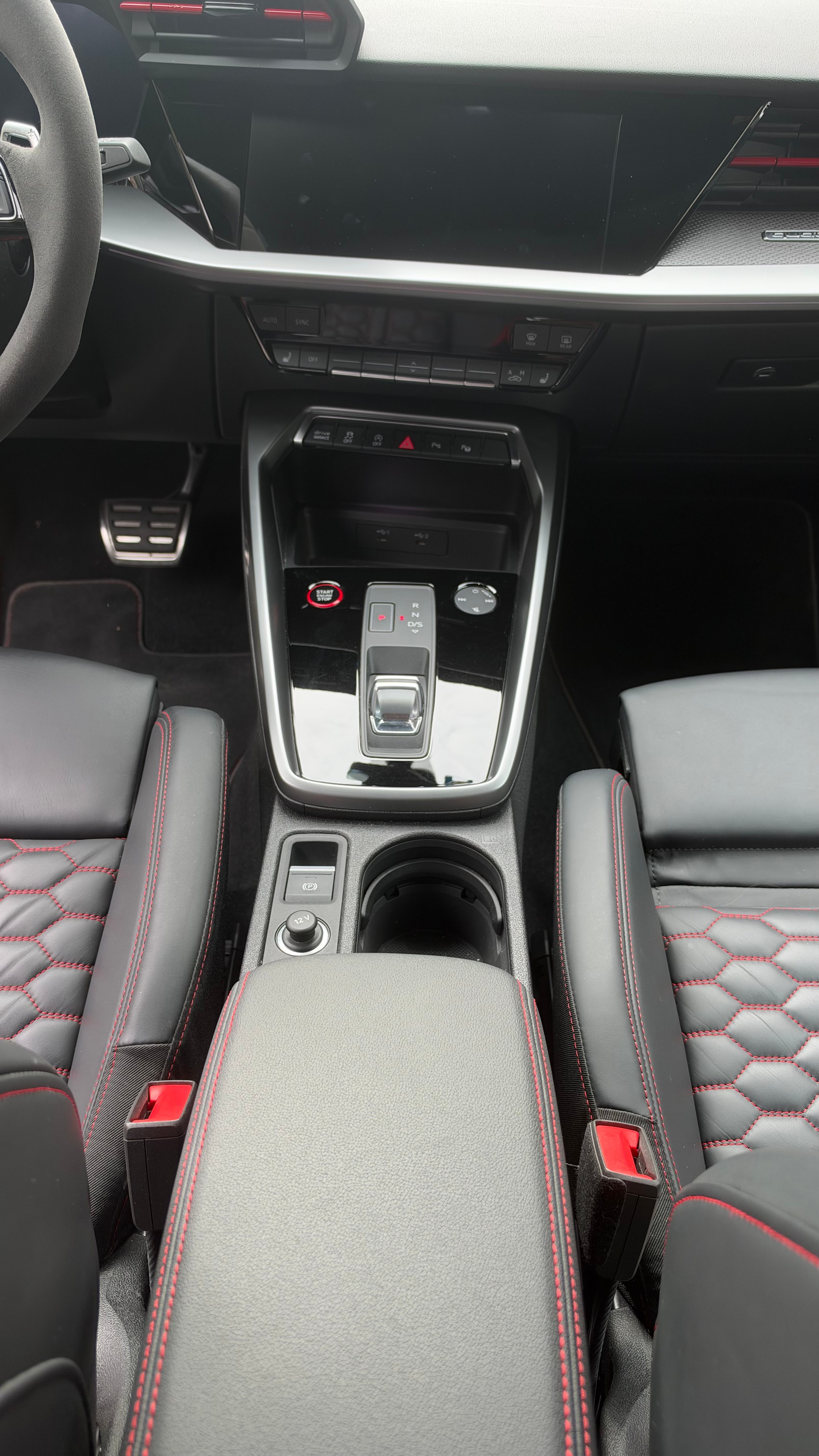 AUDI 2.5 TFSI quattro S-Tronic-image-7