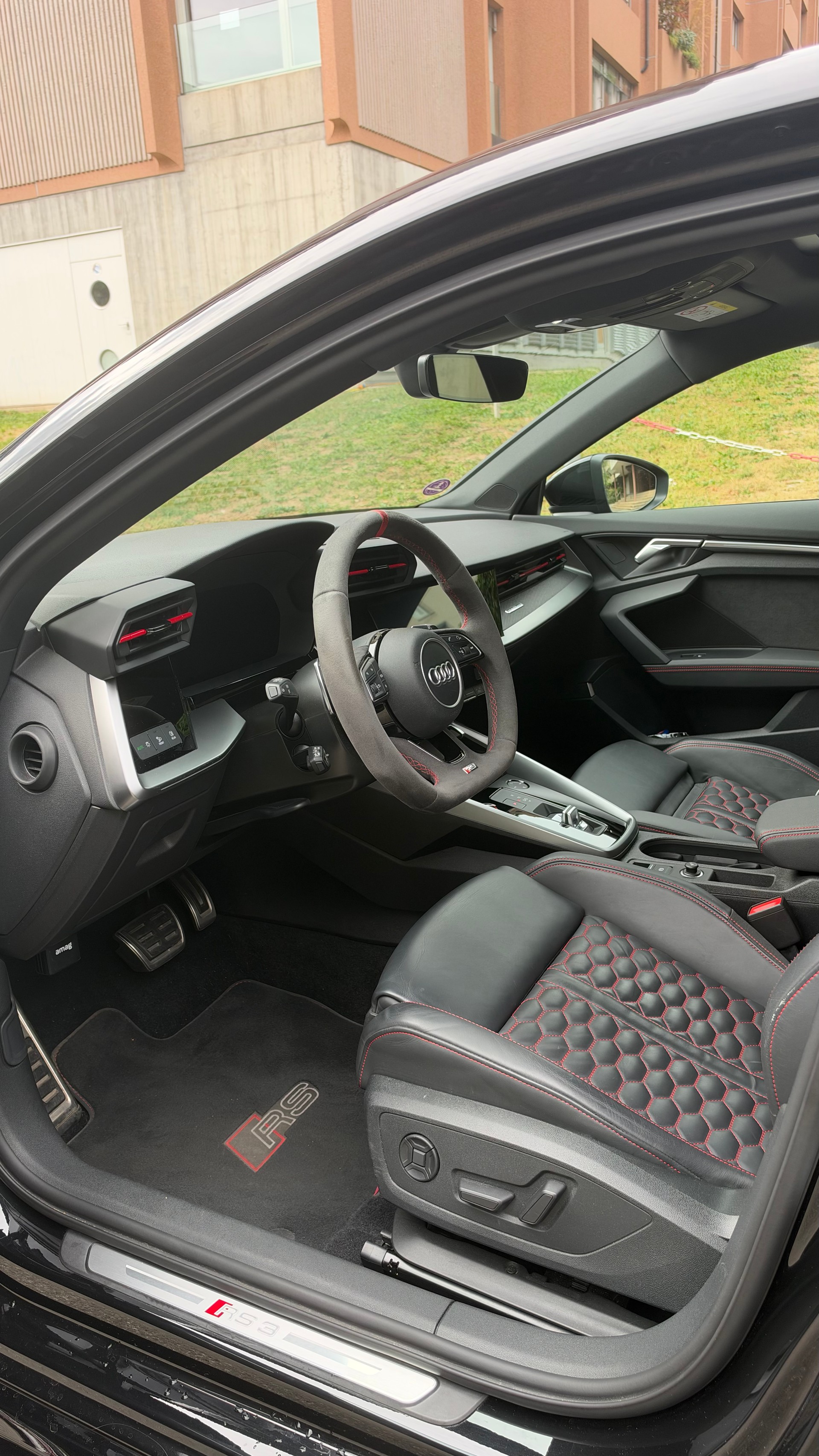 AUDI 2.5 TFSI quattro S-Tronic-image-6