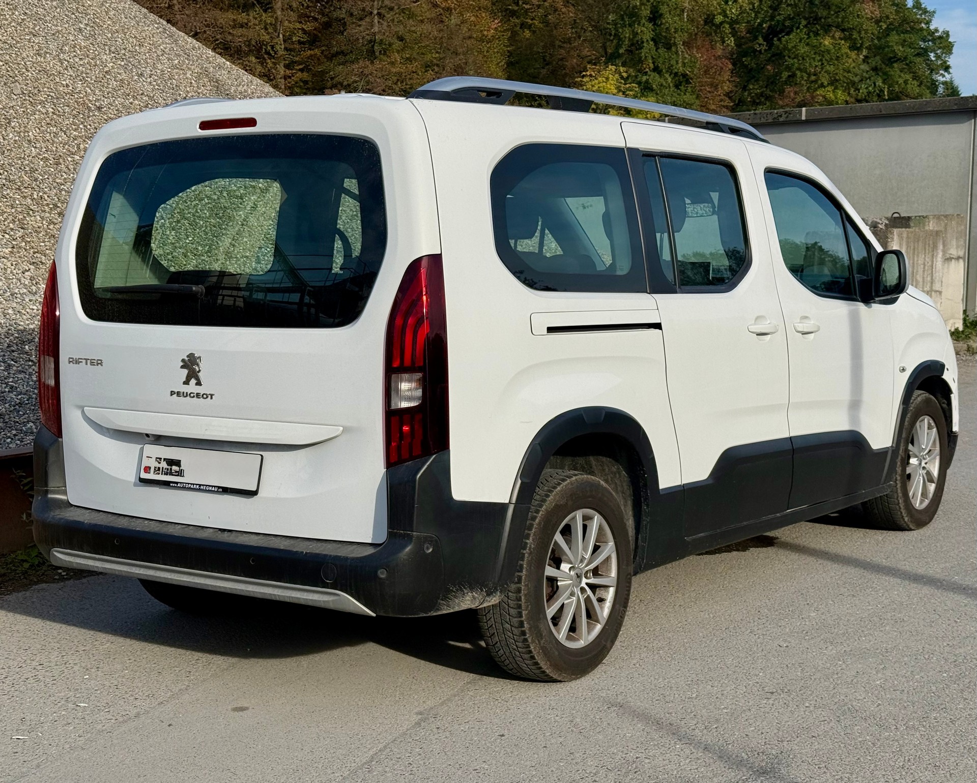 PEUGEOT Rifter Long 1.5 BlueHDi GT Line EAT8-image-5