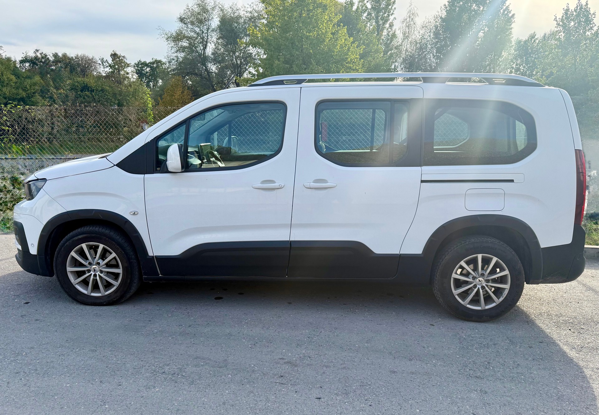 PEUGEOT Rifter Long 1.5 BlueHDi GT Line EAT8-image-3