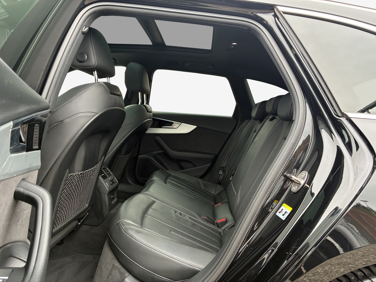 AUDI A4 Avant 40 TDI S line Attraction quattro S-tronic-image-11