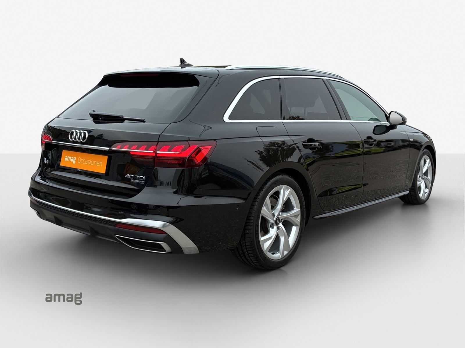 AUDI A4 Avant 40 TDI S line Attraction quattro S-tronic-image-4
