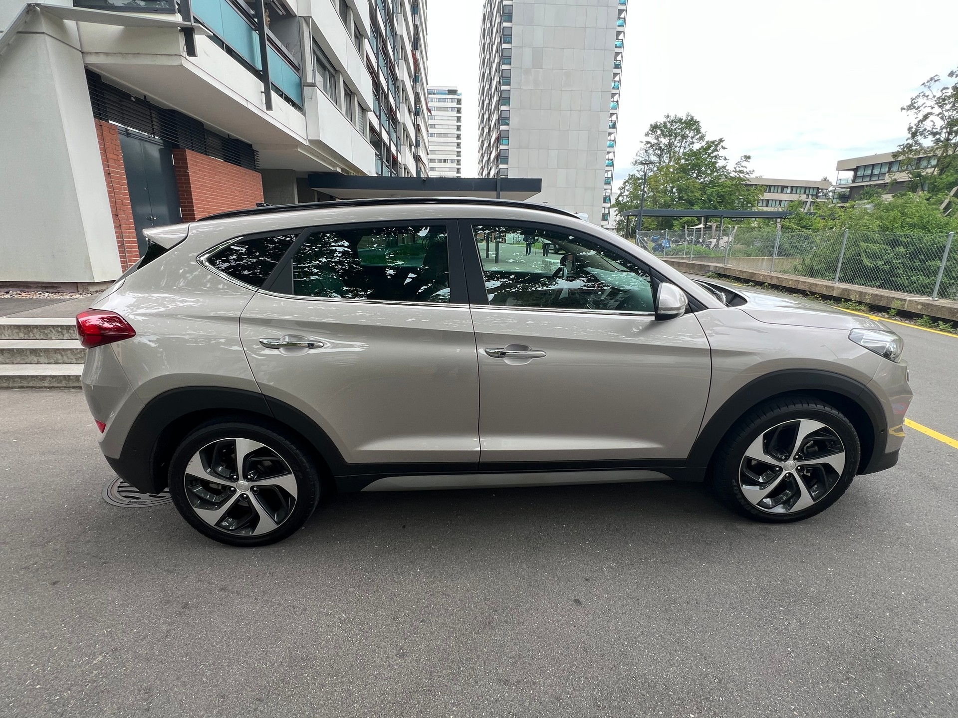 HYUNDAI 2.0 CRDi 185 Vertex 4WD-image-2