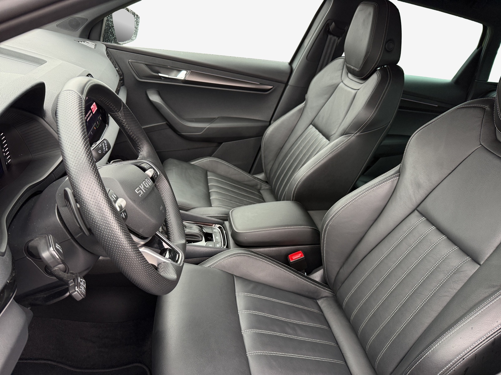 SKODA Karoq 2.0 TSI SportLine 4x4 DSG-image-7