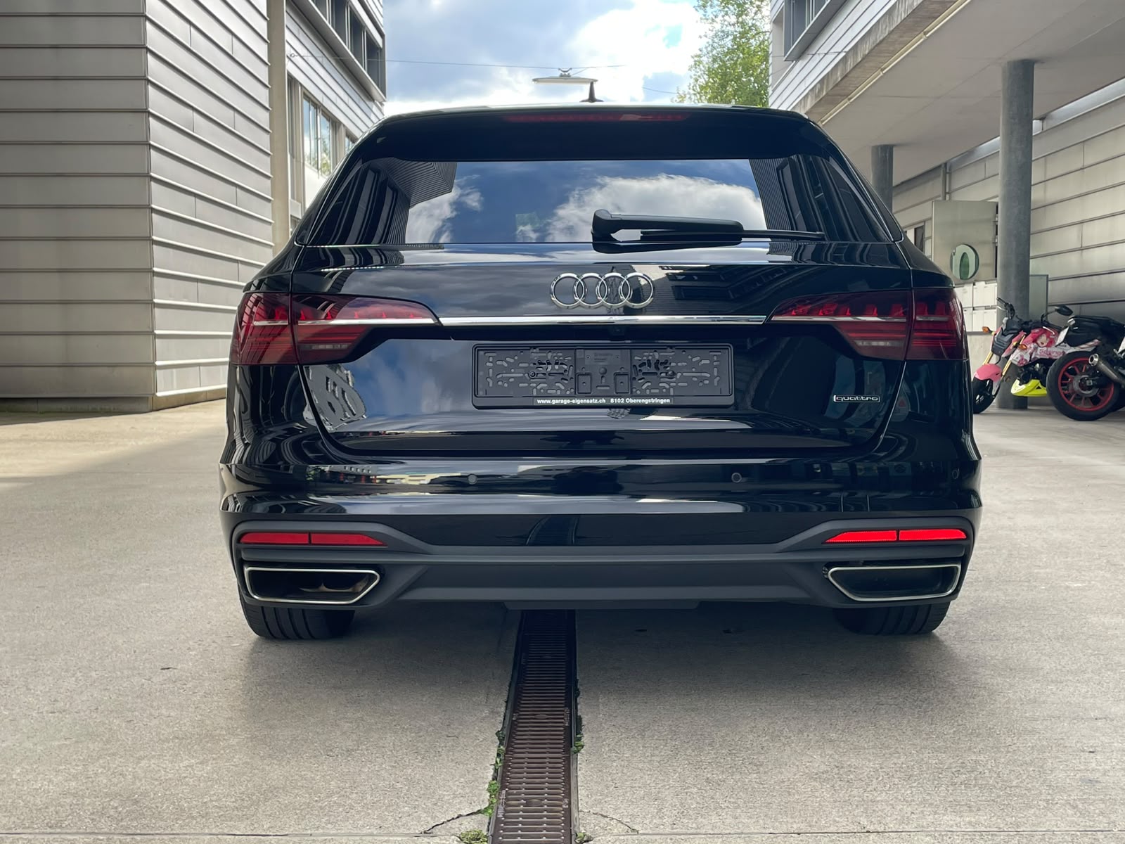 AUDI A4 Avant 40 TDI Attraction quattro S-tronic-image-3