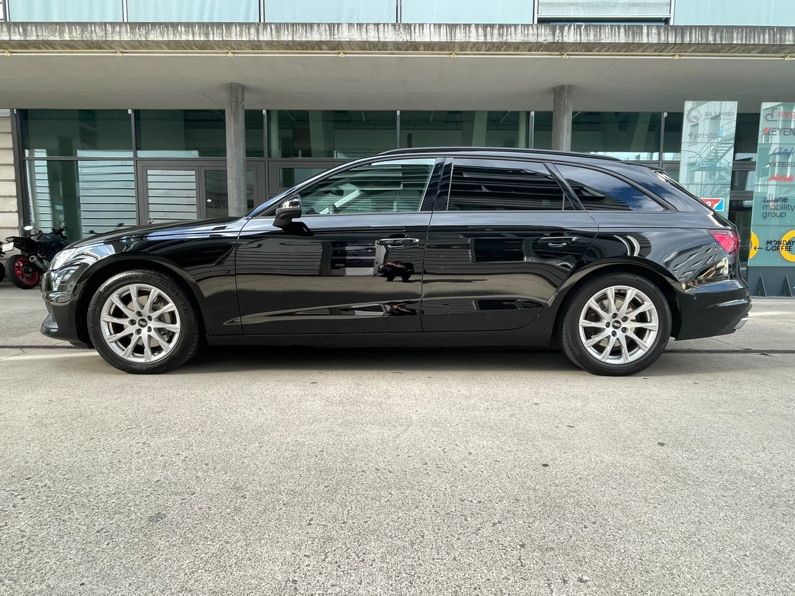 AUDI A4 Avant 40 TDI Attraction quattro S-tronic-image-1