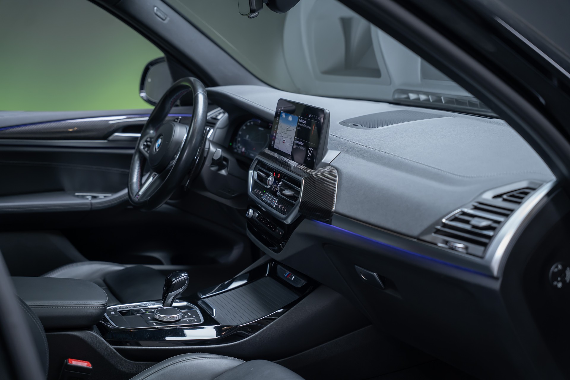BMW X3 M40i / CH-Fahrzeug / Panorama / HedaUp / el.Sitze-image-35