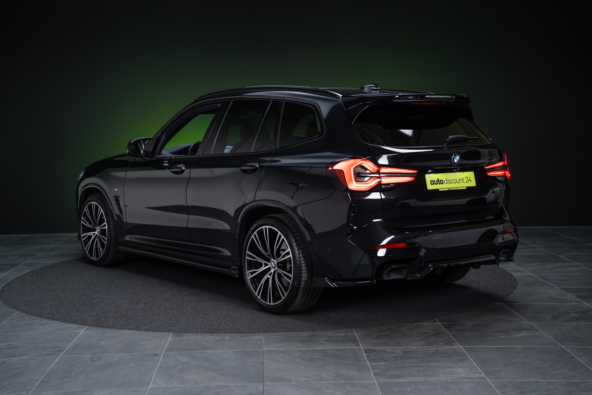 BMW X3 M40i / CH-Fahrzeug / Panorama / HedaUp / el.Sitze-image-7