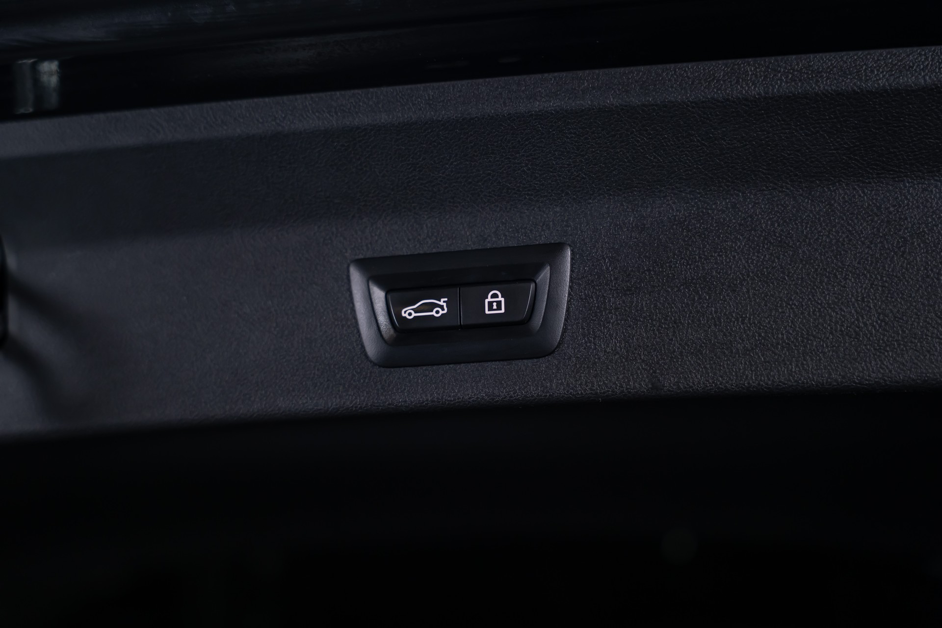 BMW X3 M40i / CH-Fahrzeug / Panorama / HedaUp / el.Sitze-image-39