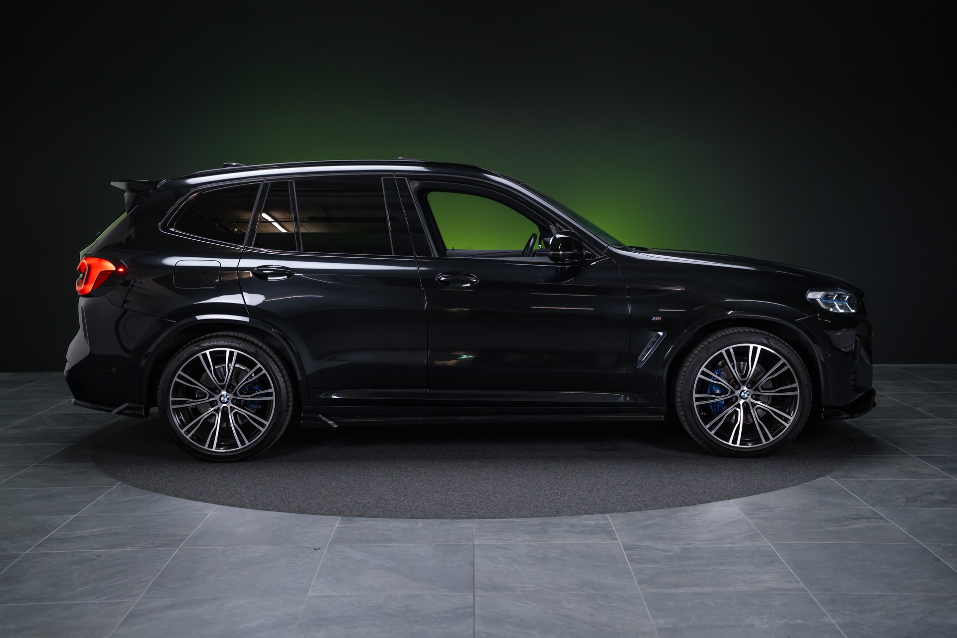 BMW X3 M40i / CH-Fahrzeug / Panorama / HedaUp / el.Sitze-image-3