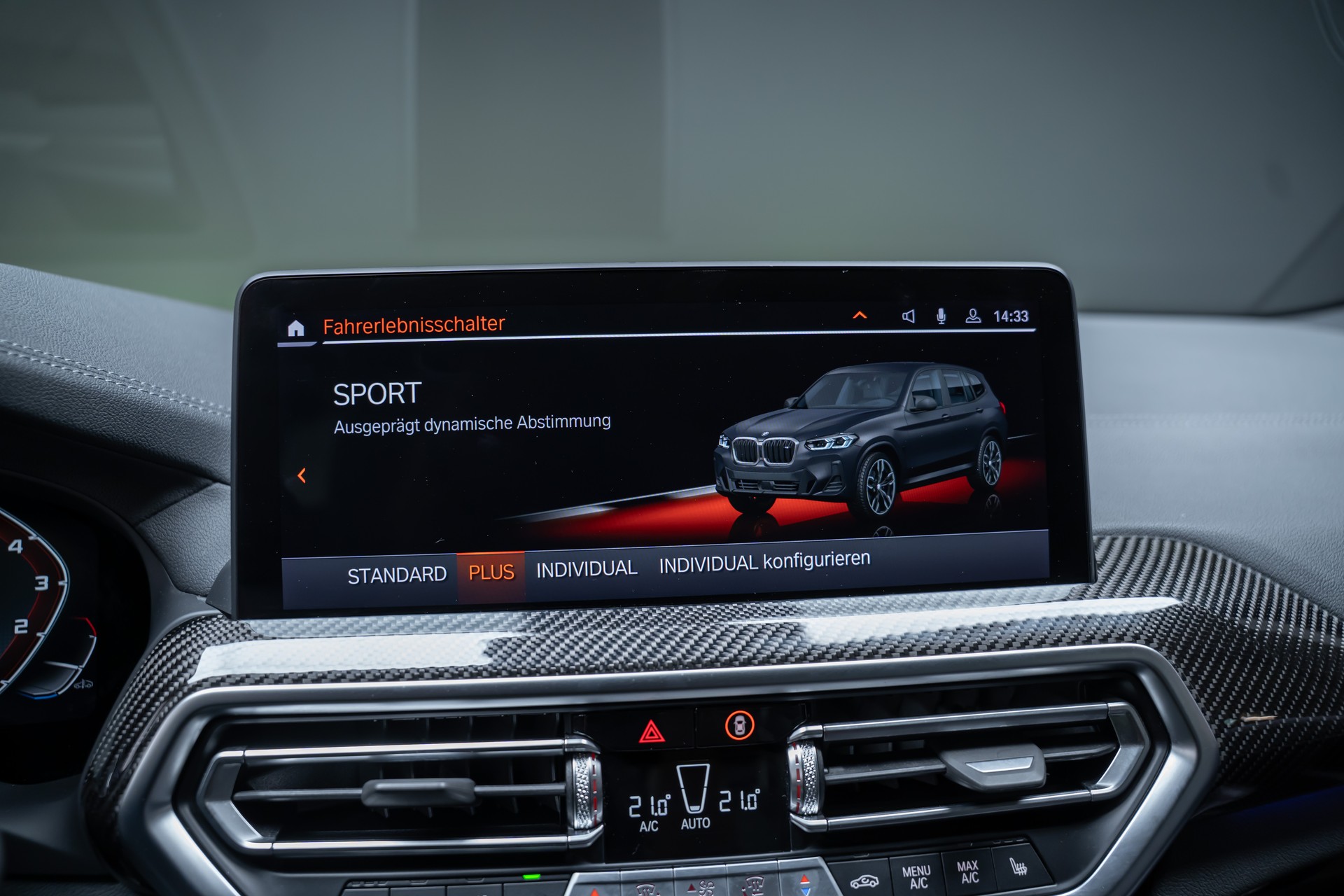 BMW X3 M40i / CH-Fahrzeug / Panorama / HedaUp / el.Sitze-image-32