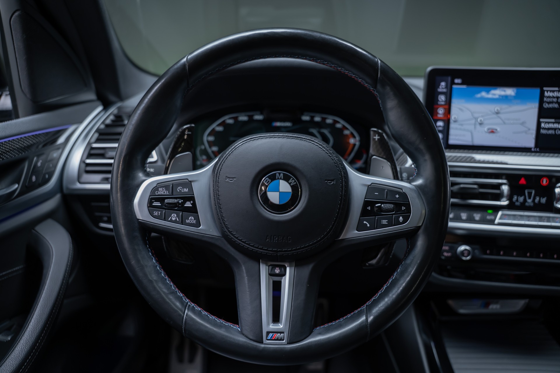 BMW X3 M40i / CH-Fahrzeug / Panorama / HedaUp / el.Sitze-image-22