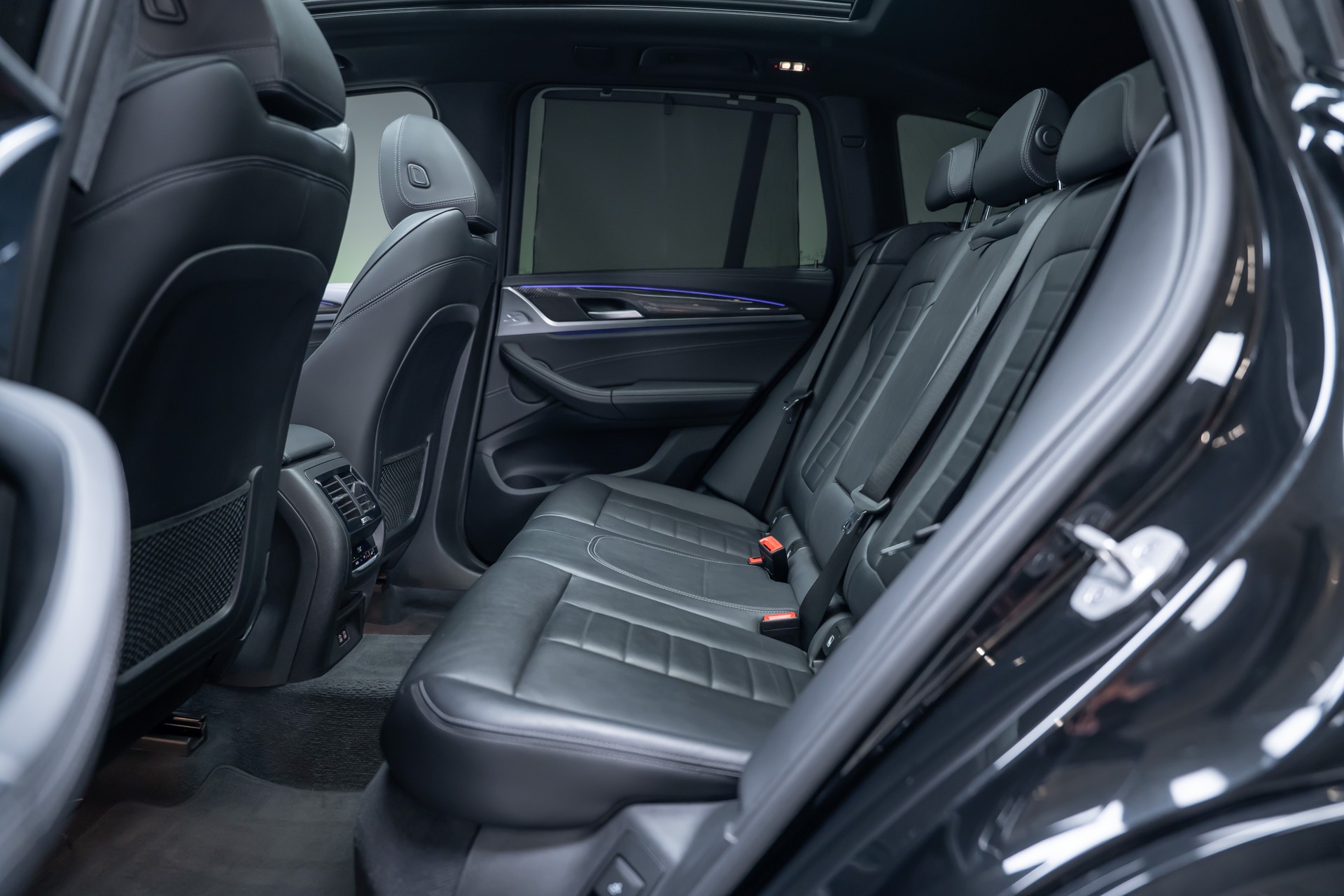 BMW X3 M40i / CH-Fahrzeug / Panorama / HedaUp / el.Sitze-image-19