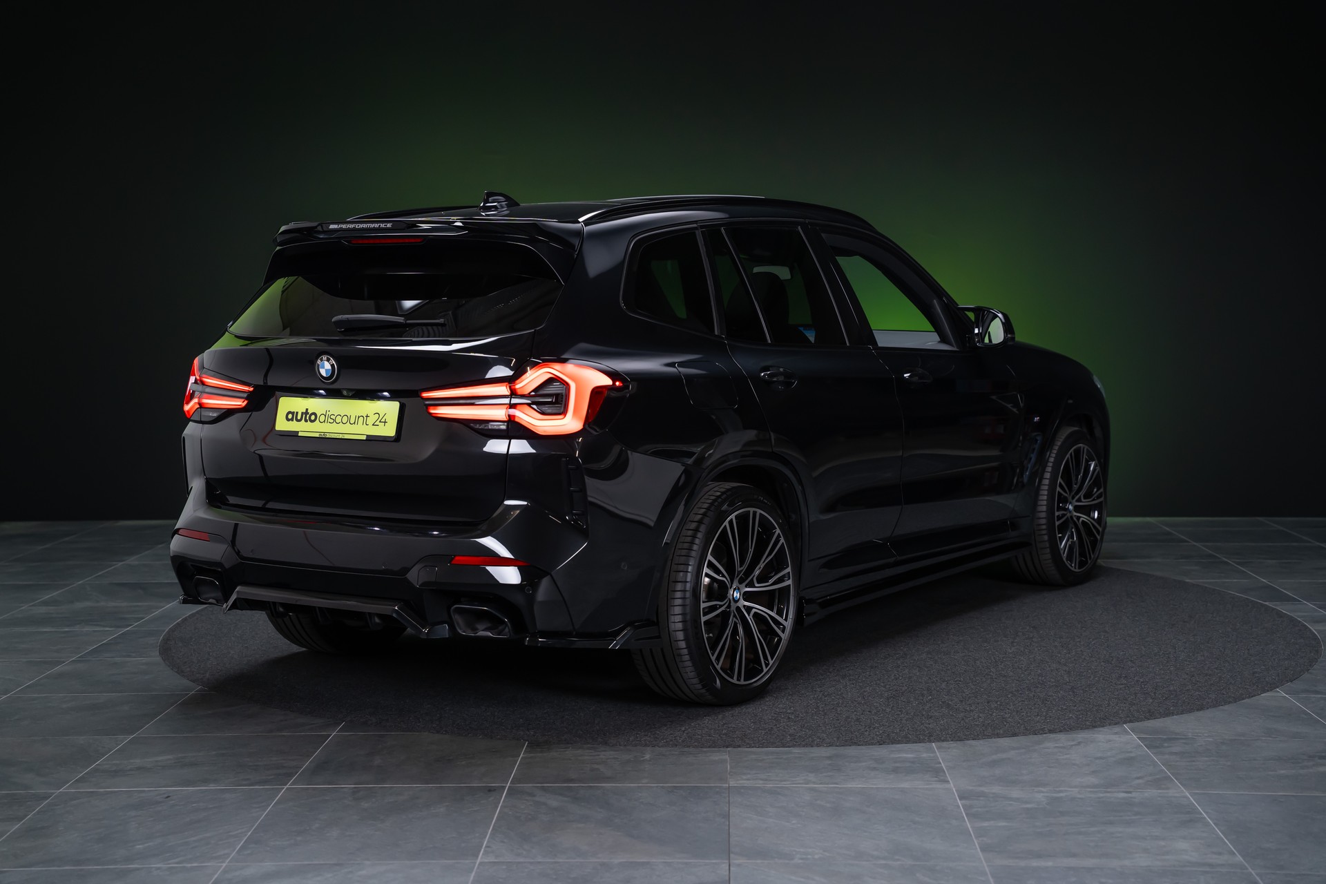 BMW X3 M40i / CH-Fahrzeug / Panorama / HedaUp / el.Sitze-image-4