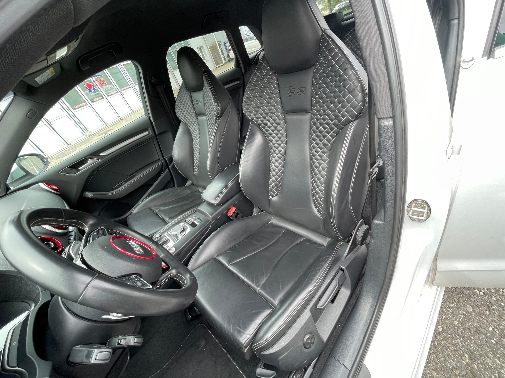 AUDI 2.0 T FSI quattro S-Tronic-image-0