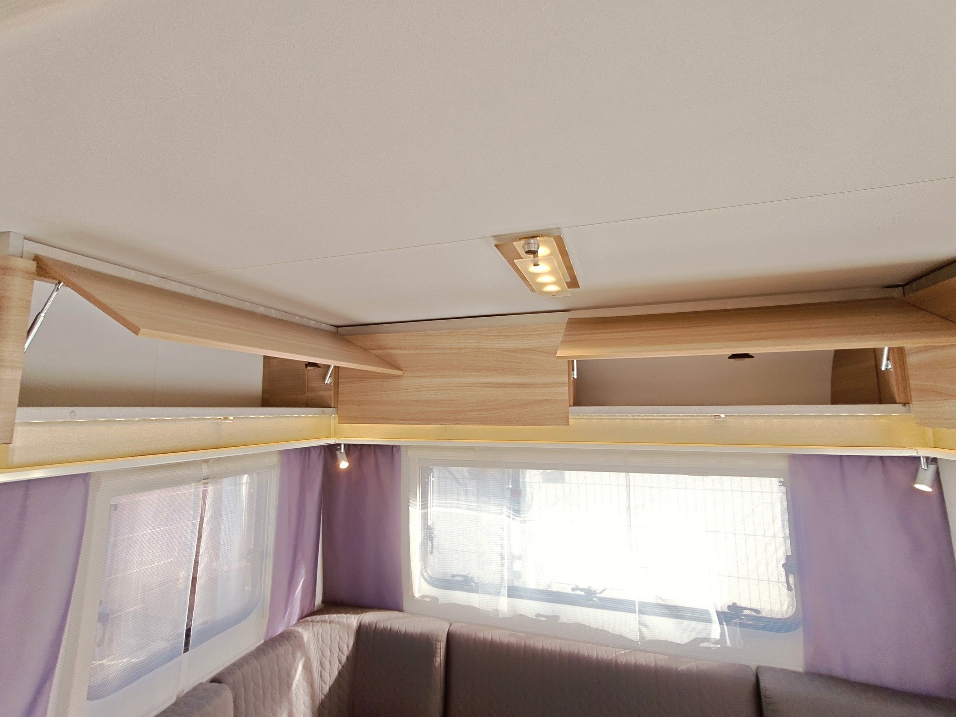 ADRIA Adria Altea 472 PU Luftvorzelt - Veloträger - WC+Dusche-image-20