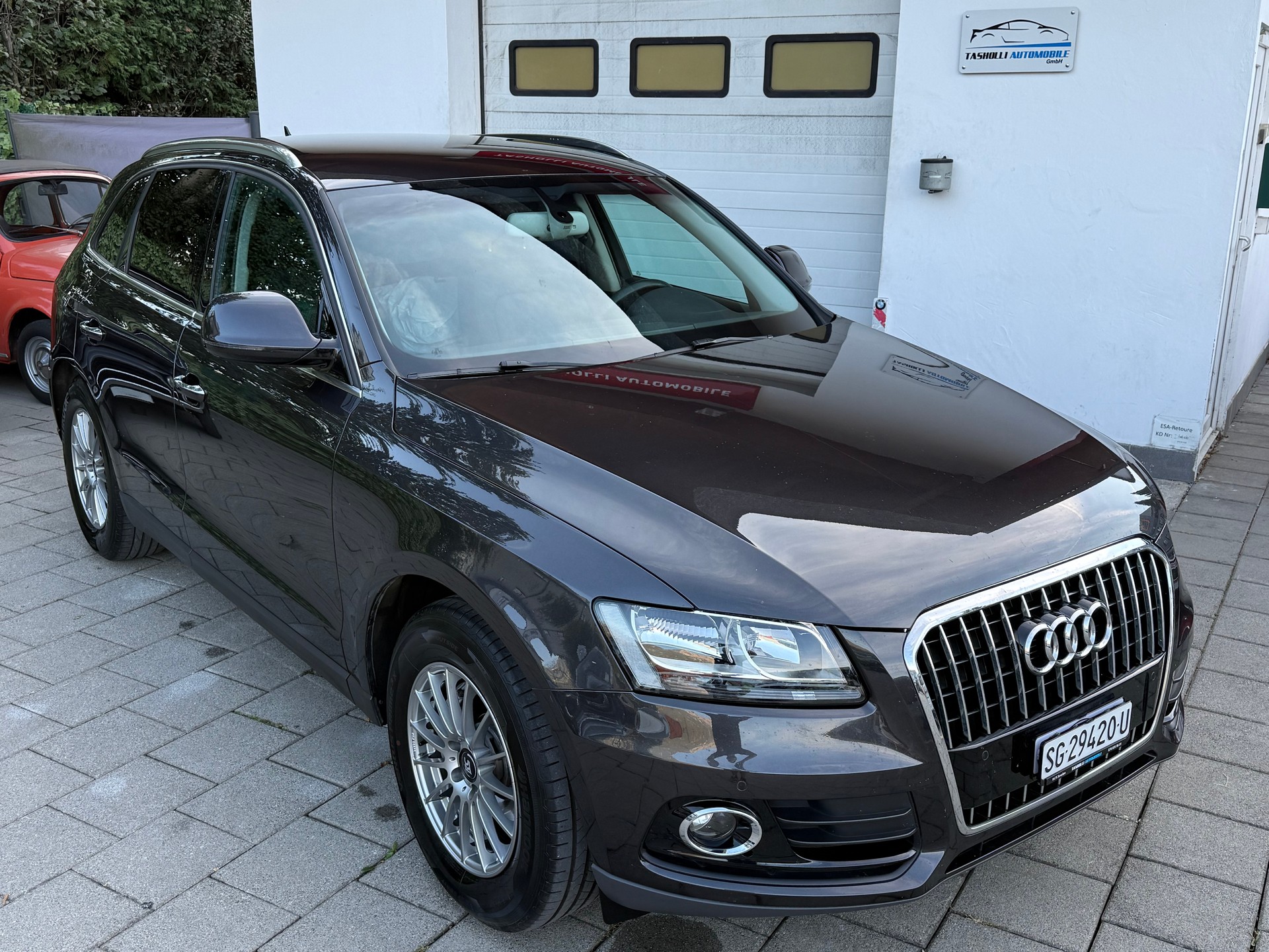 AUDI Q5 2.0 TDI-image-8