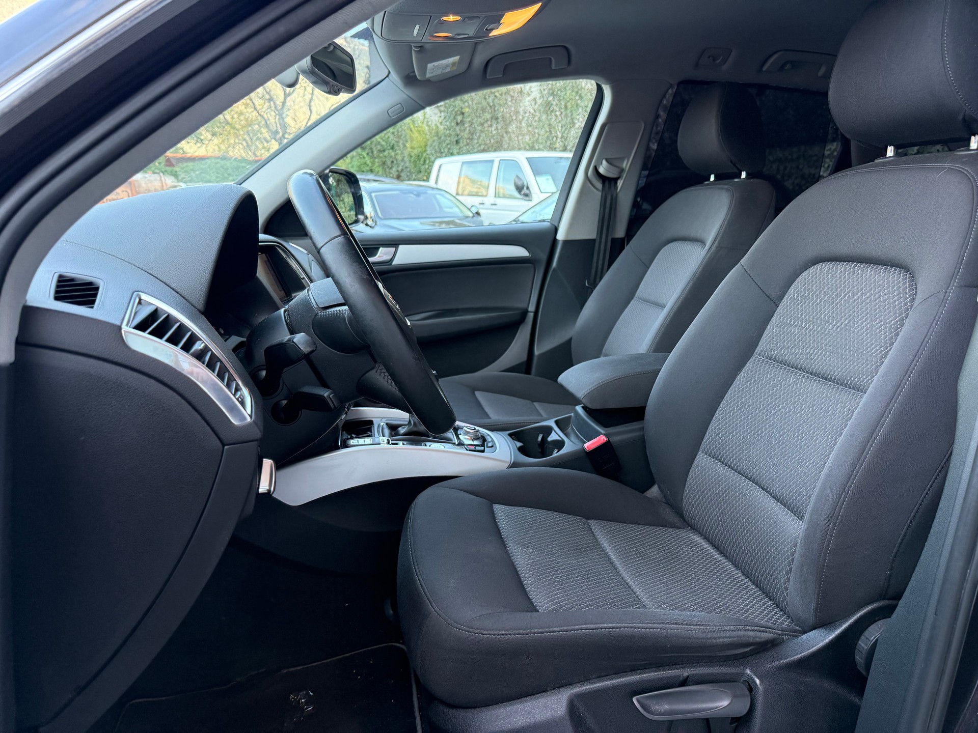 AUDI Q5 2.0 TDI-image-14
