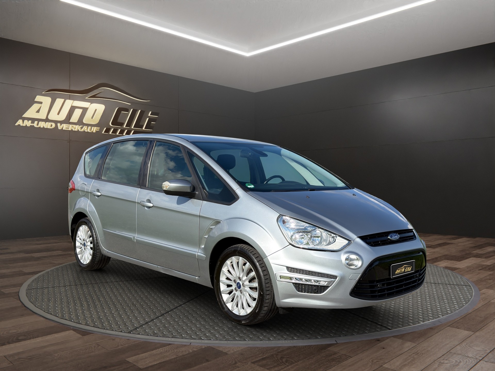 FORD S-Max 1.6 SCTi Family Edition-image-2
