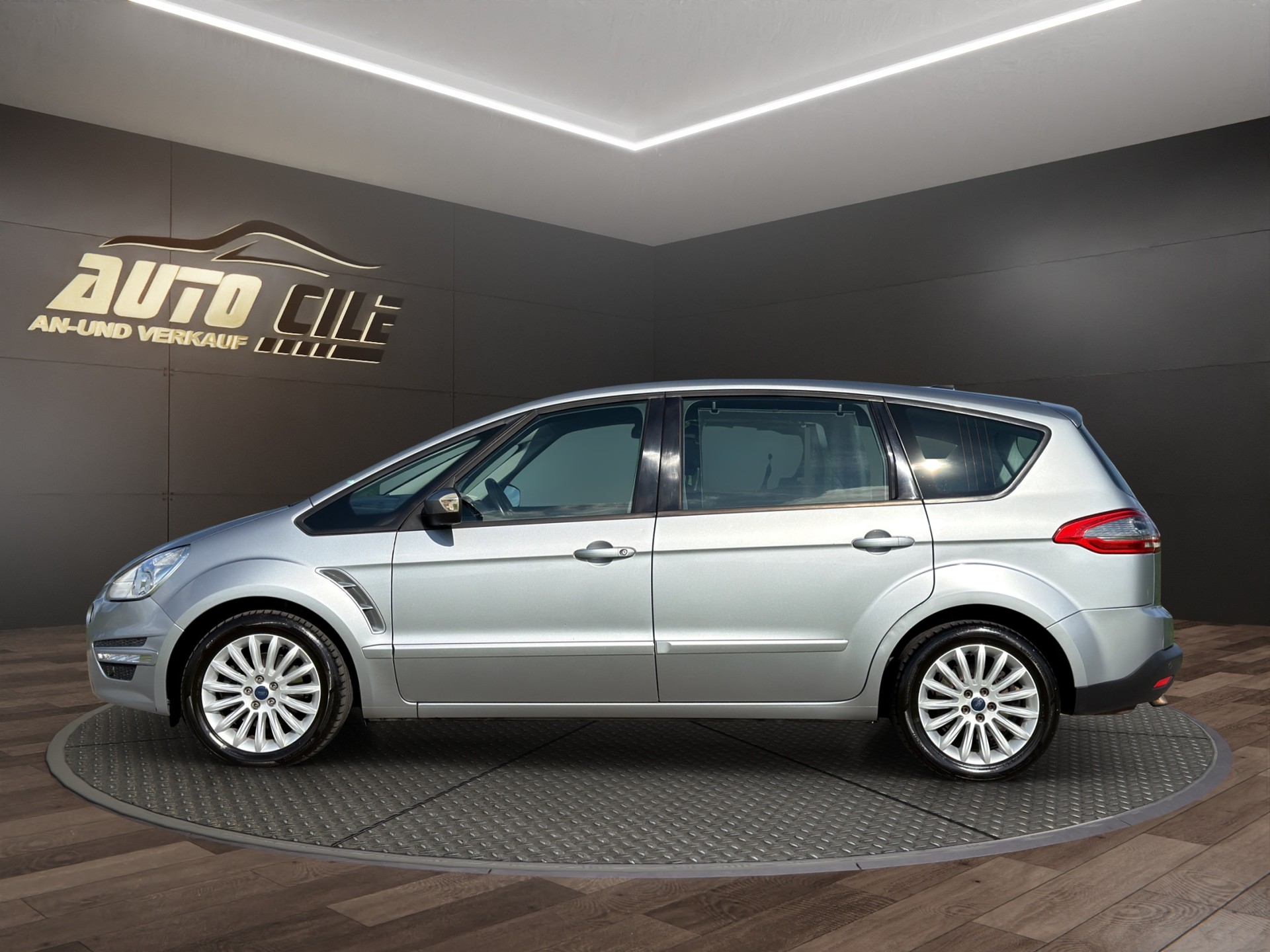FORD S-Max 1.6 SCTi Family Edition-image-3