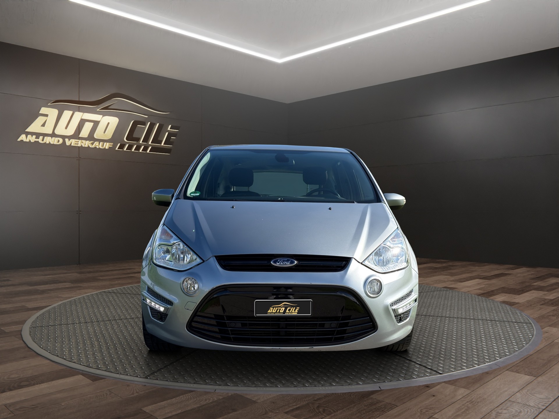 FORD S-Max 1.6 SCTi Family Edition-image-1