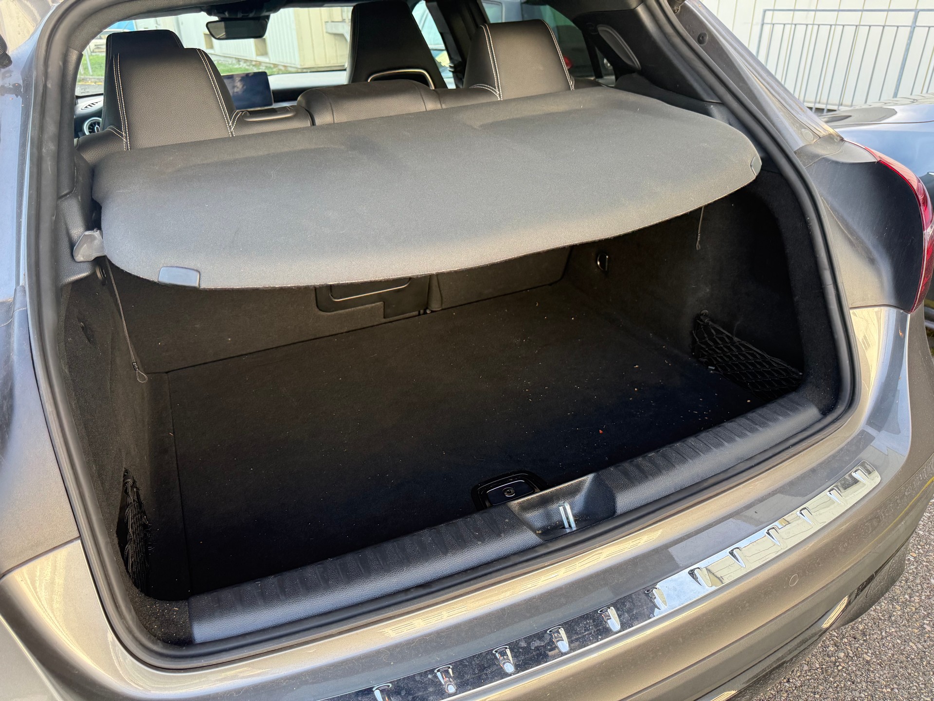 MERCEDES-BENZ GLA 200 Night Star 7G-DCT-image-5