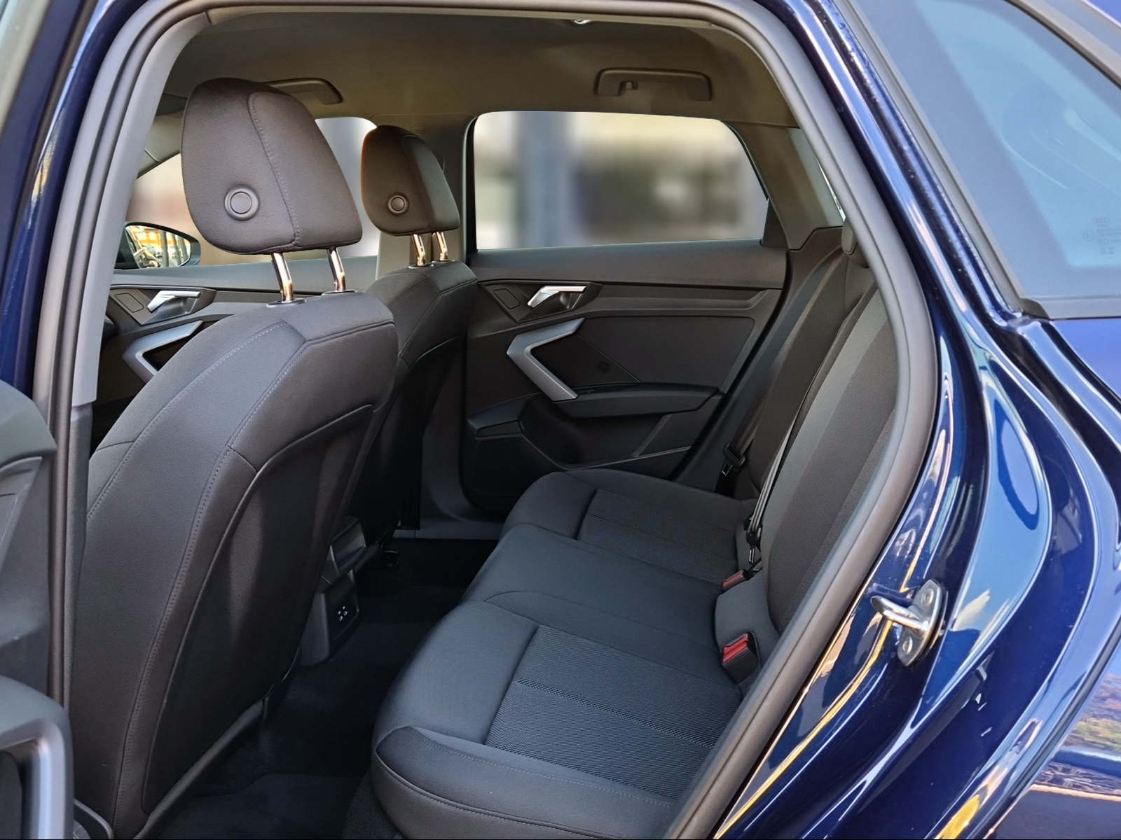 AUDI A3 Sportback 35 TFSI advanced Attractione S-tronic Navarrablau Metallic-image-9