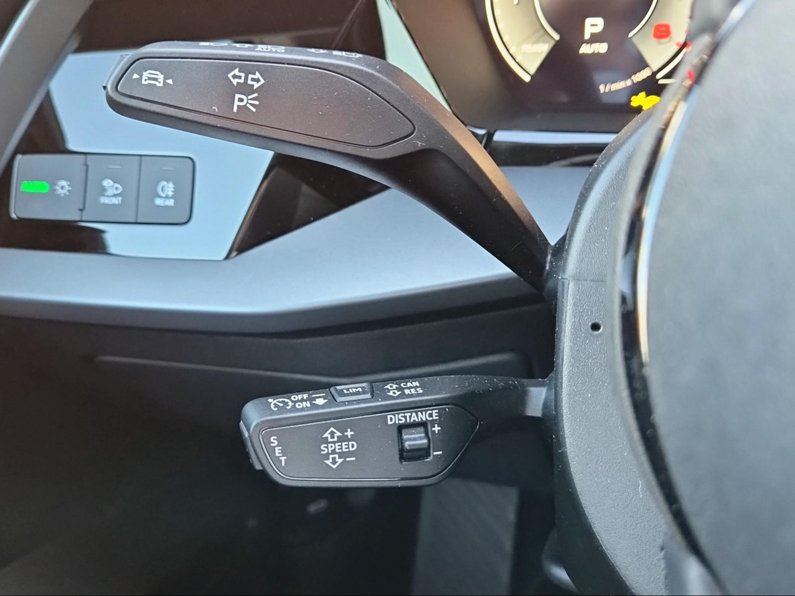 AUDI A3 Sportback 35 TFSI advanced Attractione S-tronic Navarrablau Metallic-image-18