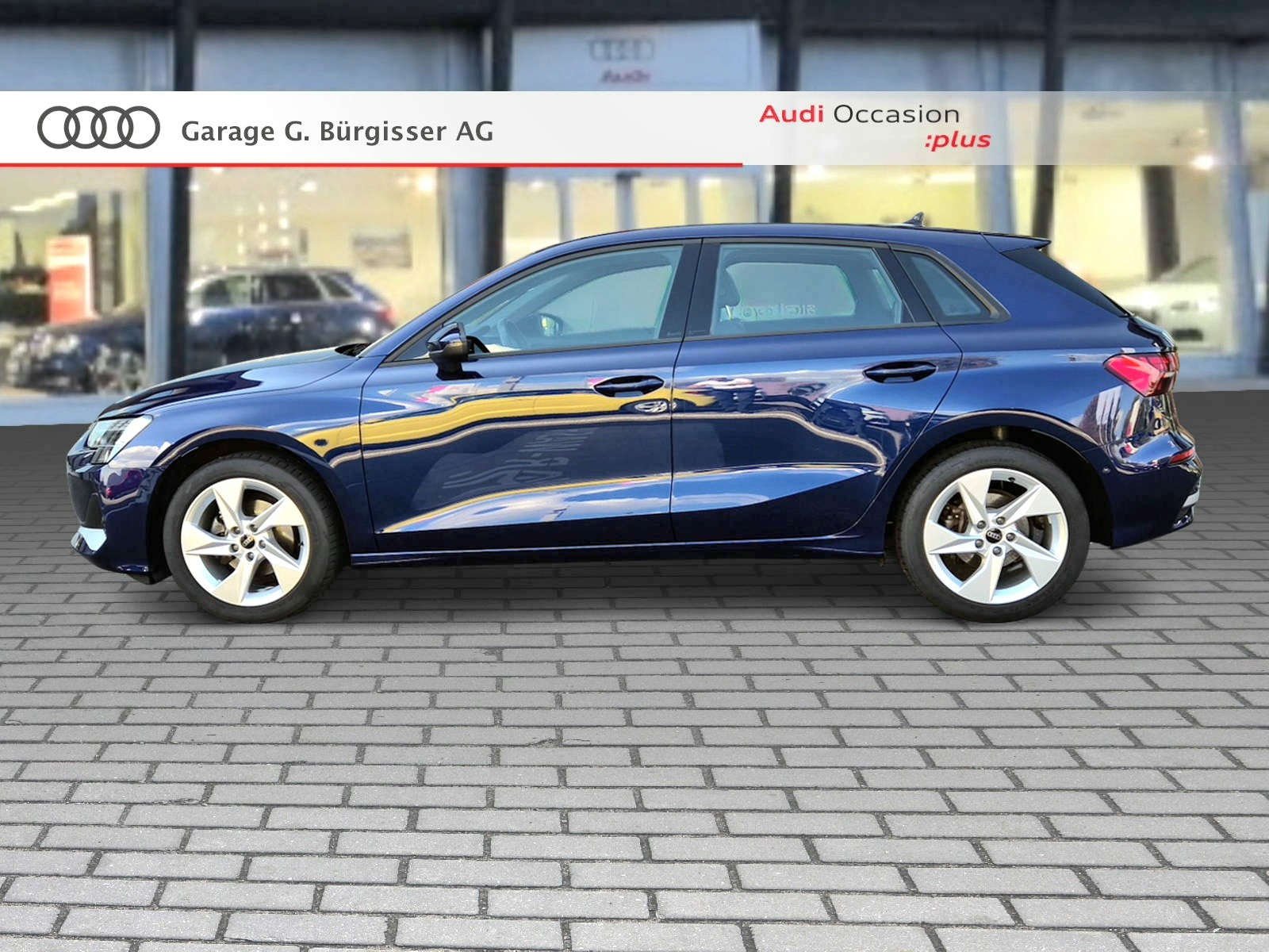 AUDI A3 Sportback 35 TFSI advanced Attractione S-tronic Navarrablau Metallic-image-2