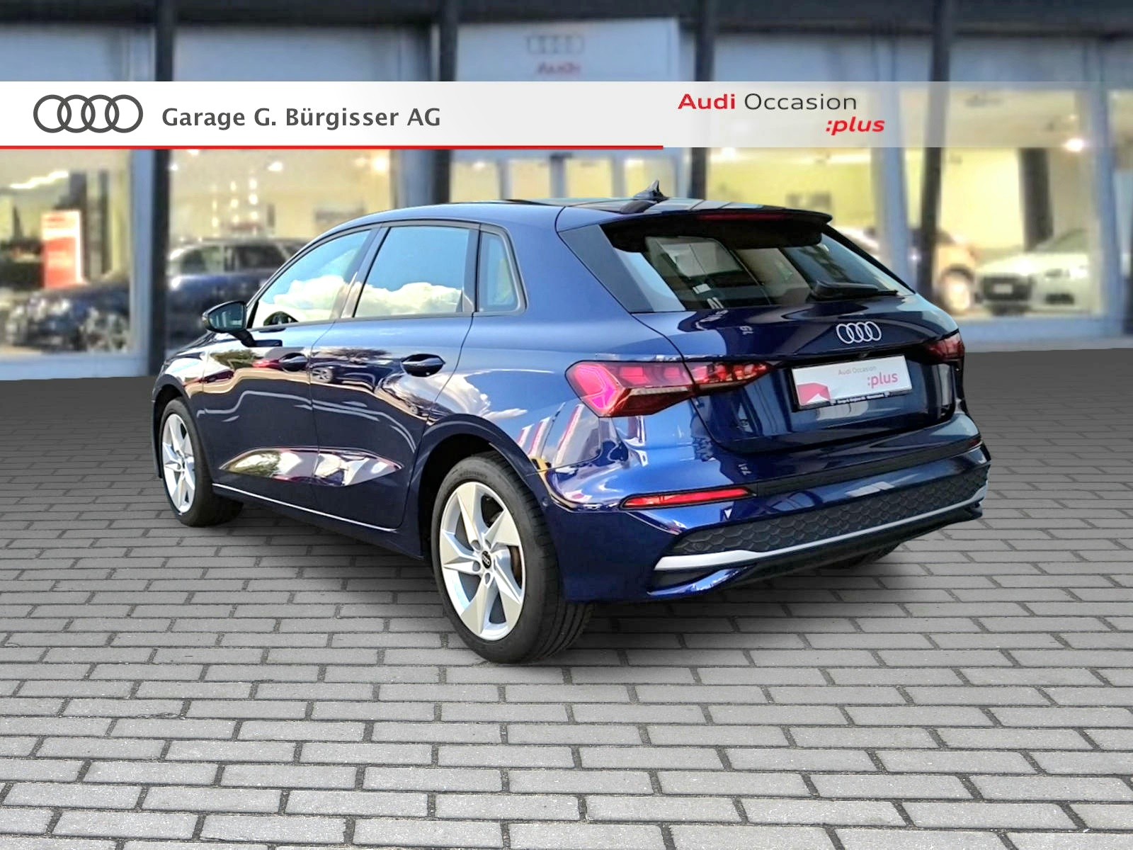 AUDI A3 Sportback 35 TFSI advanced Attractione S-tronic Navarrablau Metallic-image-3