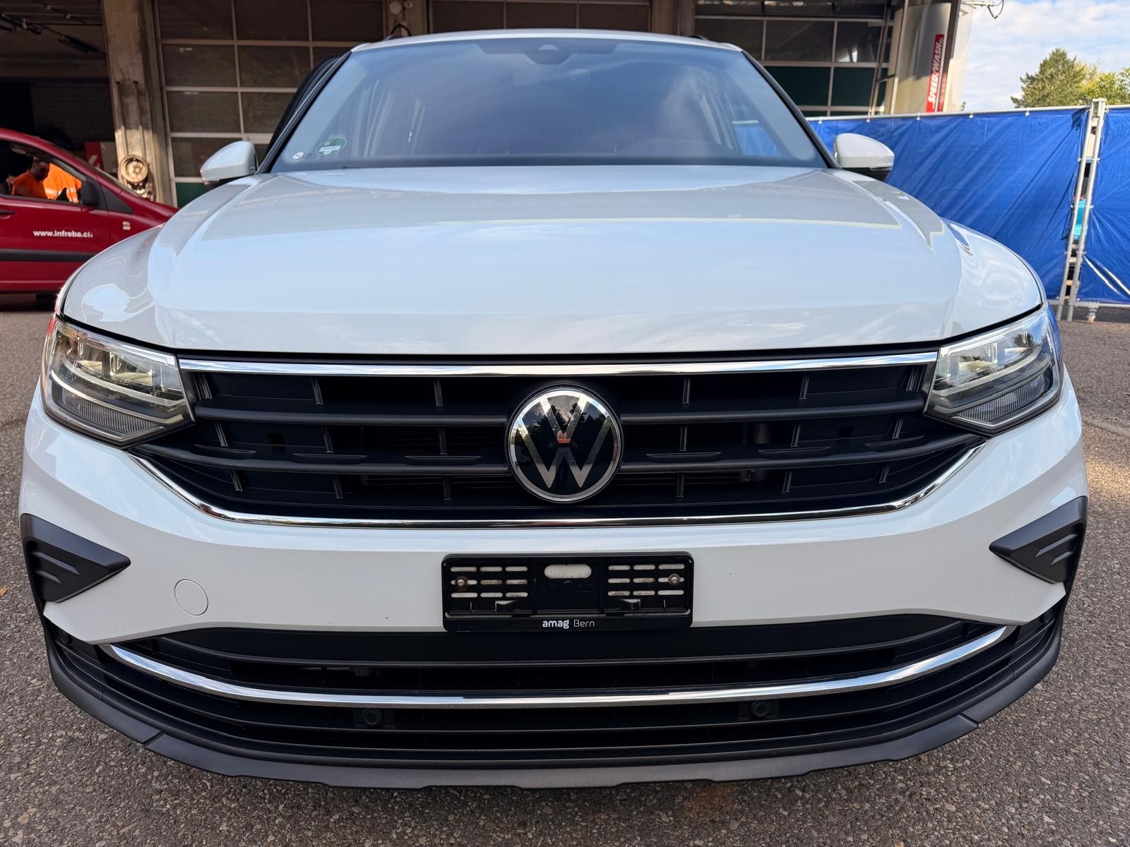 VW Tiguan 2.0 TDI SCR Life 4Motion DSG-image-7