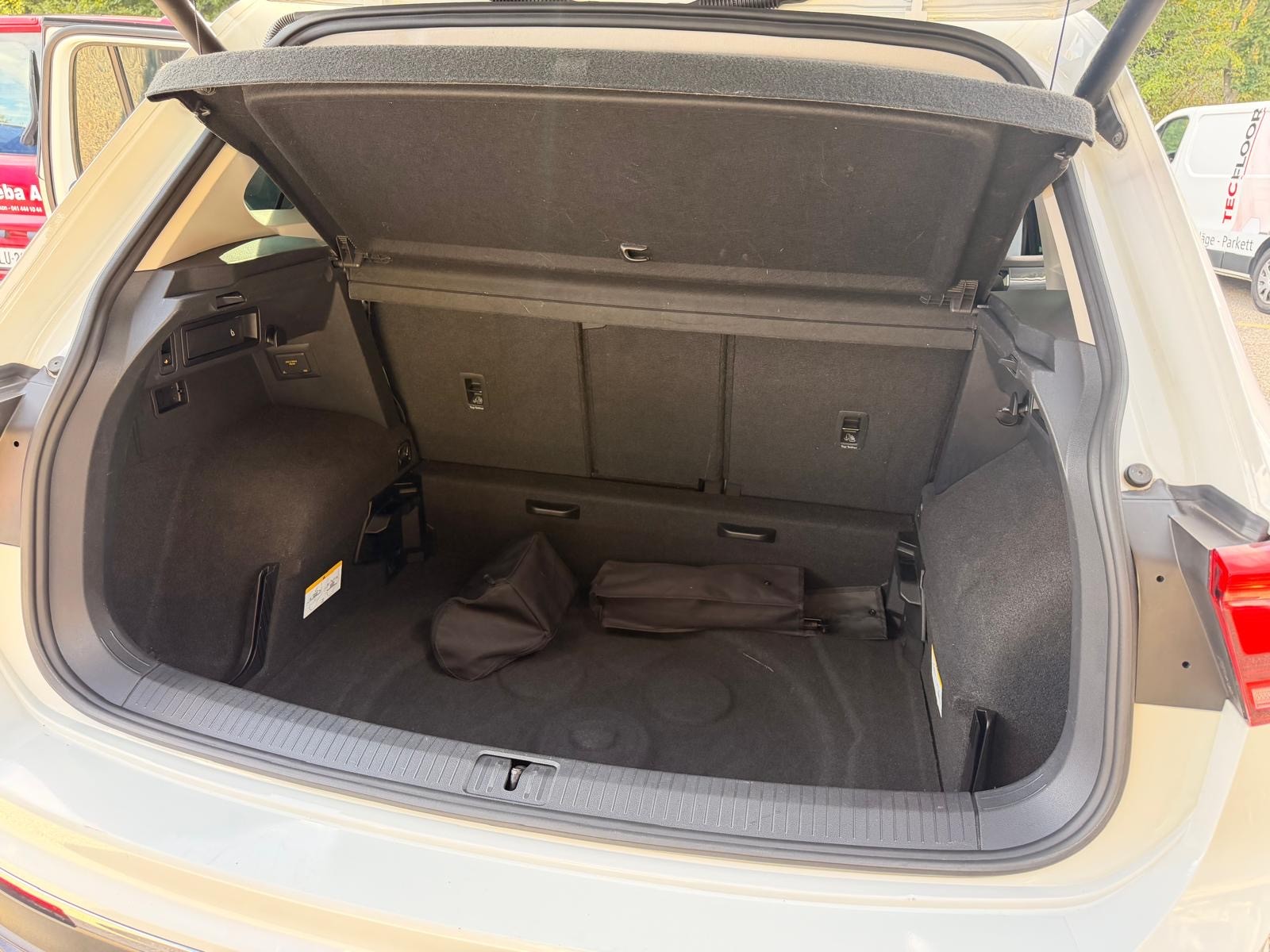 VW Tiguan 2.0 TDI SCR Life 4Motion DSG-image-12
