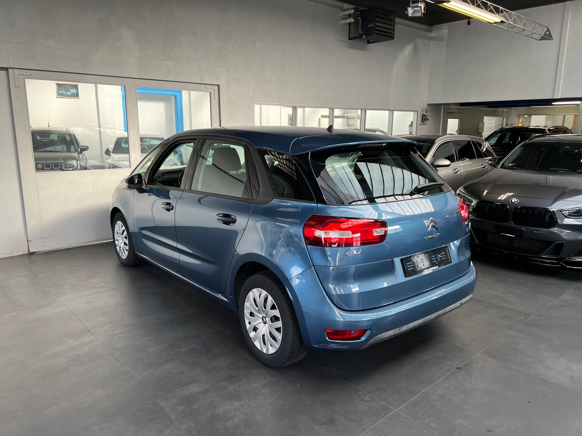 CITROEN C4 Picasso 1.6i 16V Attraction-image-1