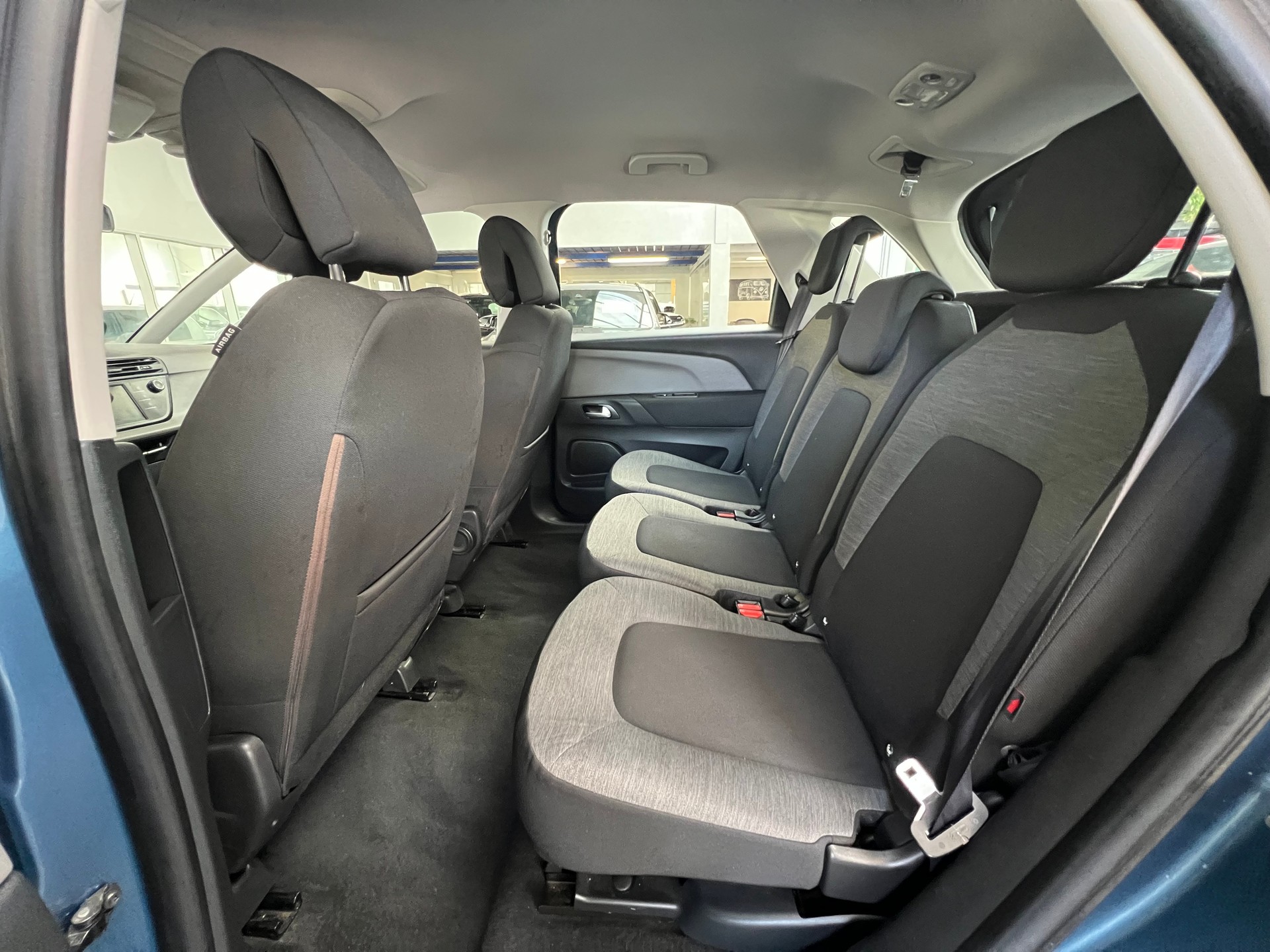 CITROEN C4 Picasso 1.6i 16V Attraction-image-8