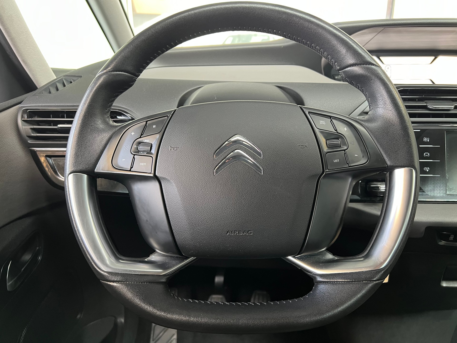 CITROEN C4 Picasso 1.6i 16V Attraction-image-6