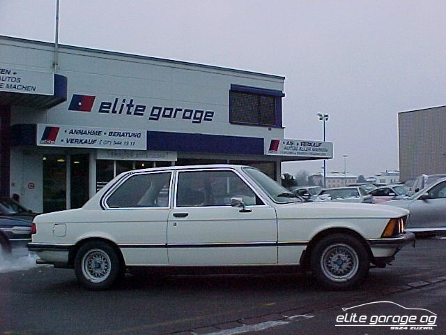 BMW 323 i E21-image-2