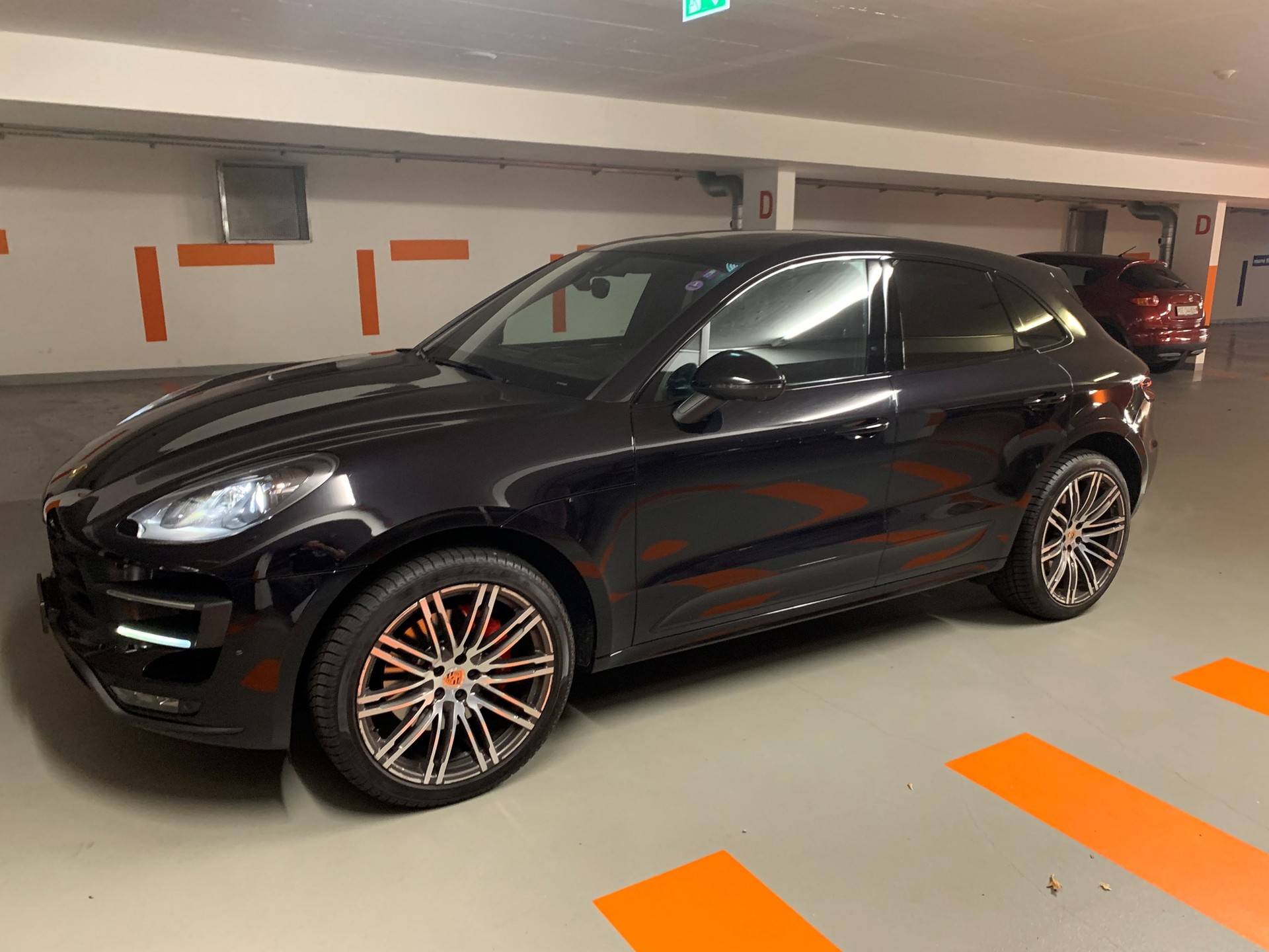 PORSCHE Macan Turbo PDK-image-0