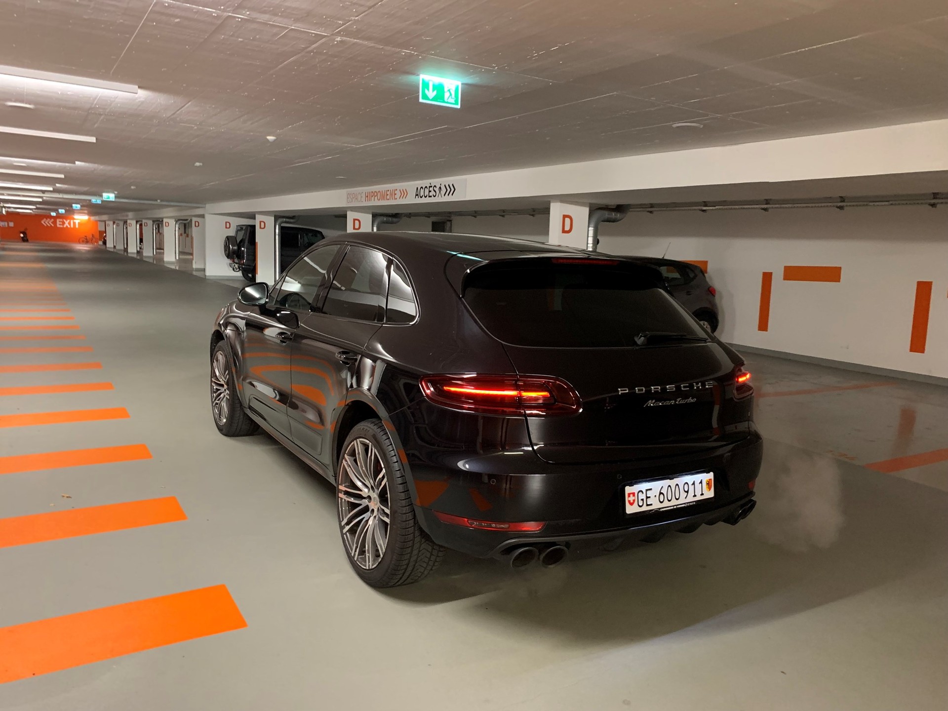 PORSCHE Macan Turbo PDK-image-2