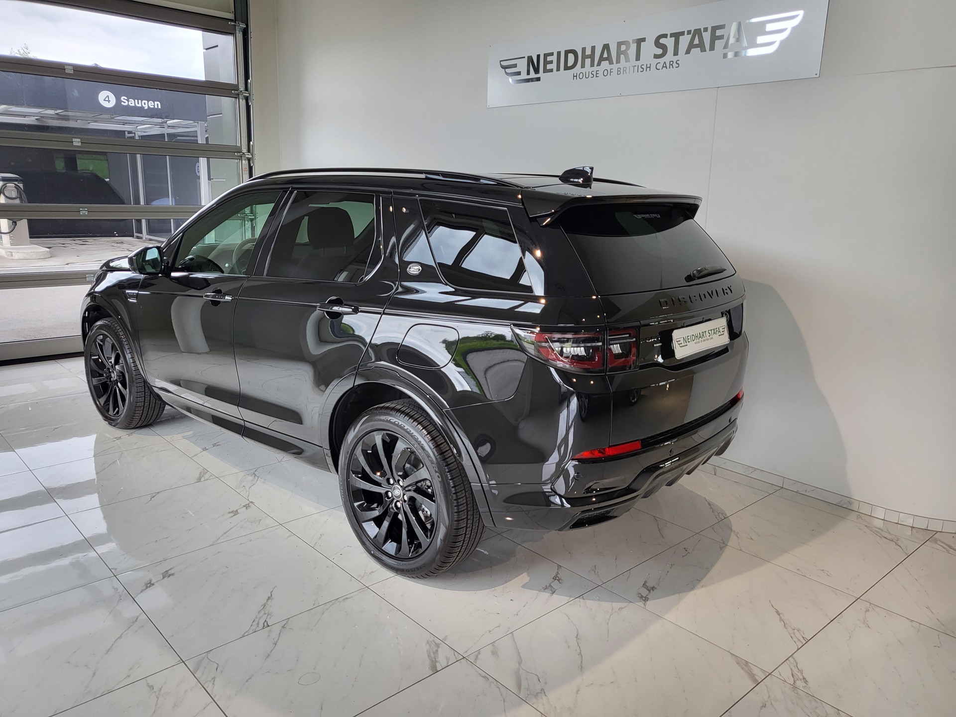 LAND ROVER Discovery Sport R Dyn P300e 1.5 PHEV SE AT8-showroom-element-2
