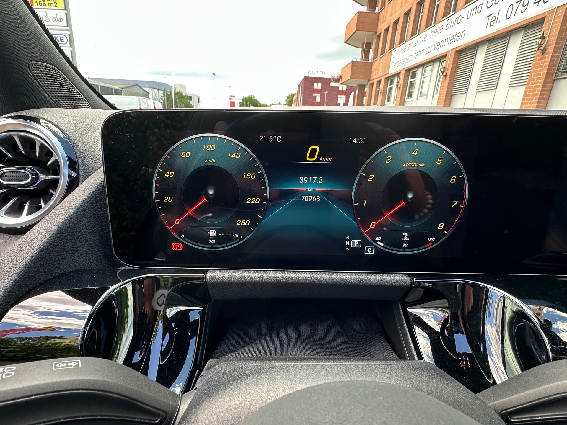 MERCEDES-BENZ B 200 AMG Line 7G-DCT-image-5