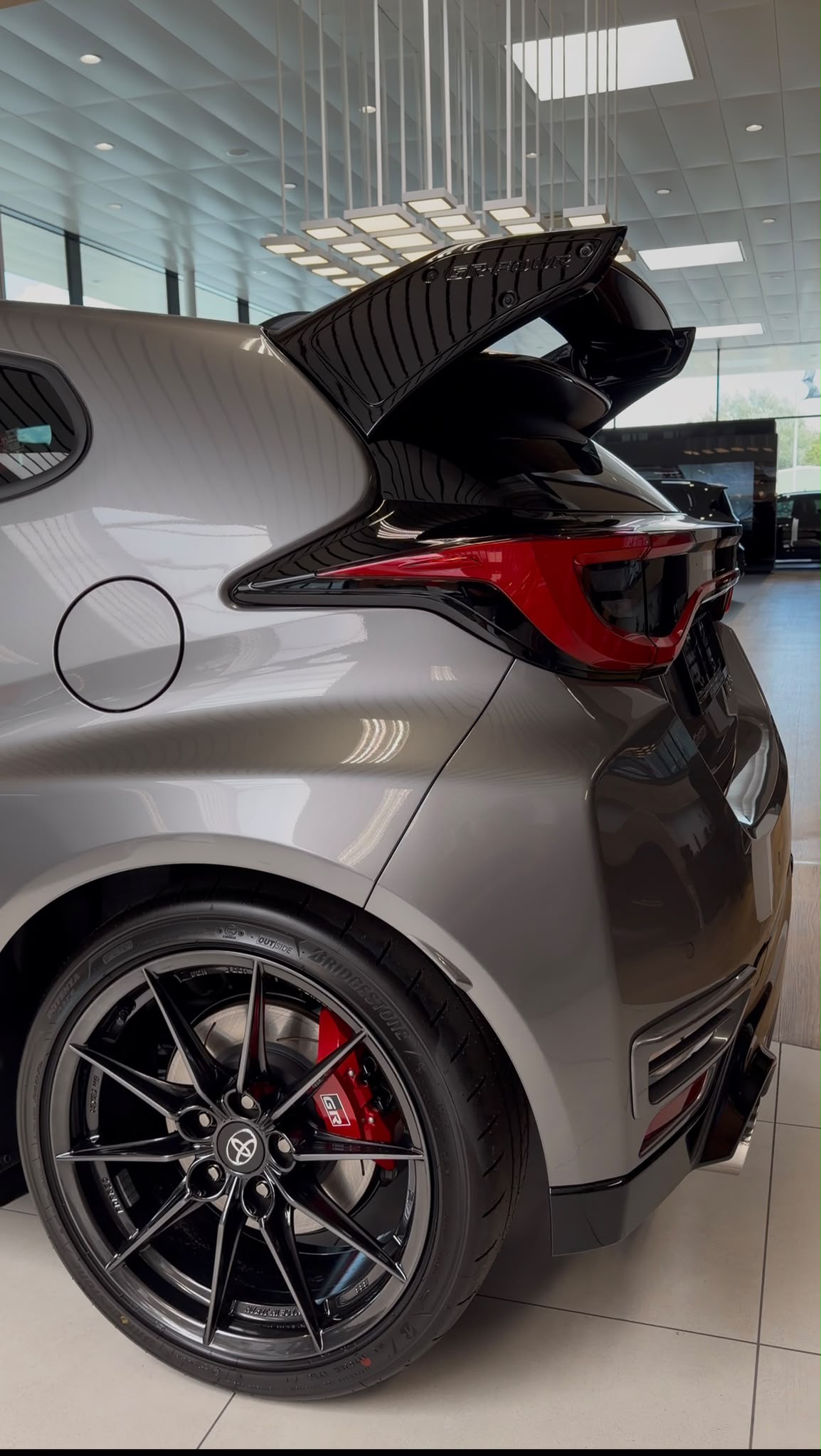TOYOTA Yaris 1.6 GR Sport-image-6