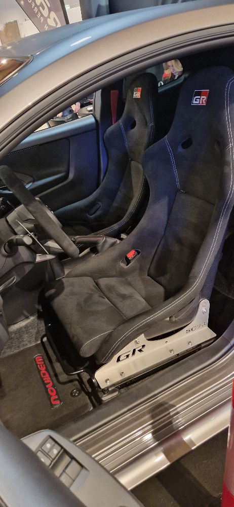 TOYOTA Yaris 1.6 GR Sport-image-10