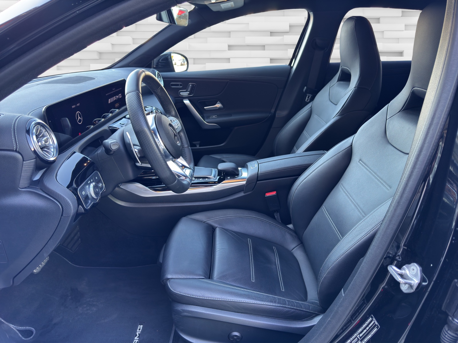 MERCEDES-BENZ A 35 AMG 4Matic Speedshift-image-8