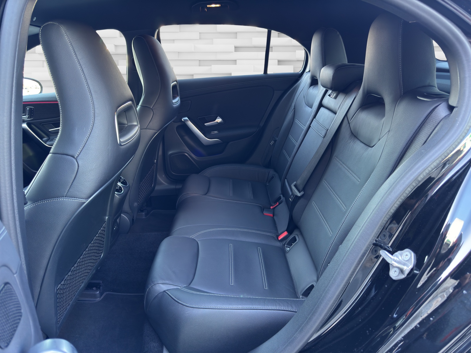 MERCEDES-BENZ A 35 AMG 4Matic Speedshift-image-13