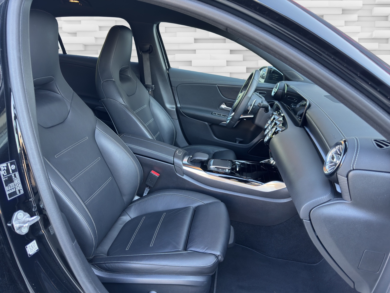 MERCEDES-BENZ A 35 AMG 4Matic Speedshift-image-12