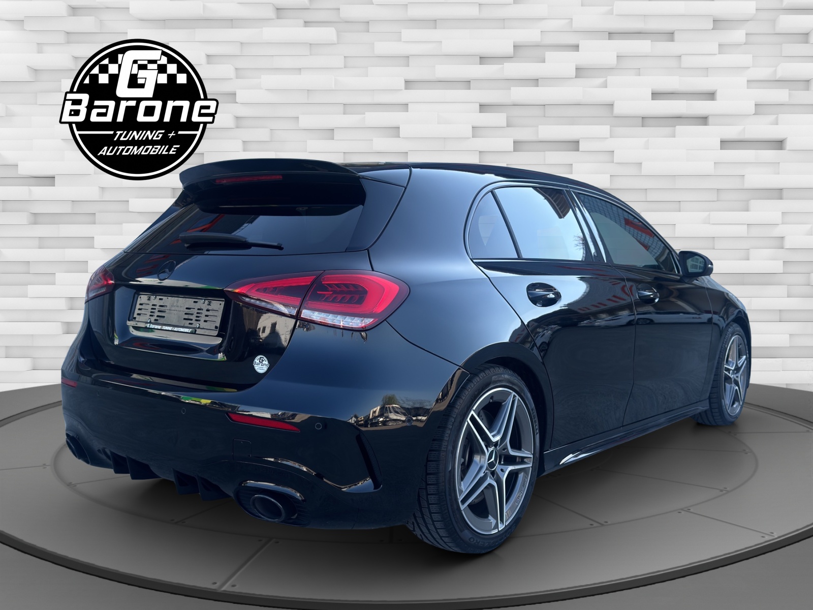 MERCEDES-BENZ A 35 AMG 4Matic Speedshift-image-4