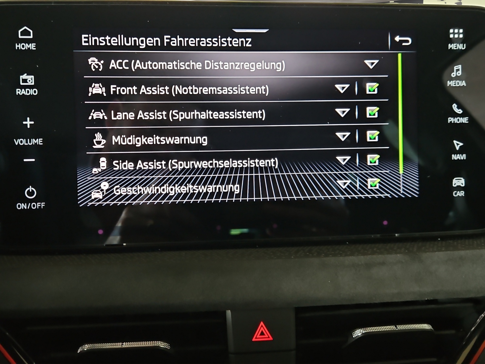 SKODA Scala 1.0 TSI Dynamic DSG-image-17