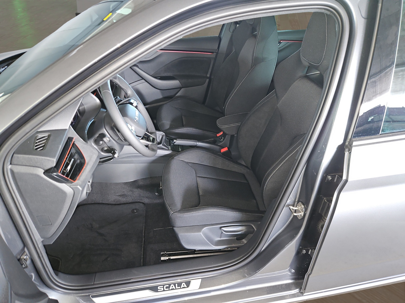 SKODA Scala 1.0 TSI Dynamic DSG-image-8