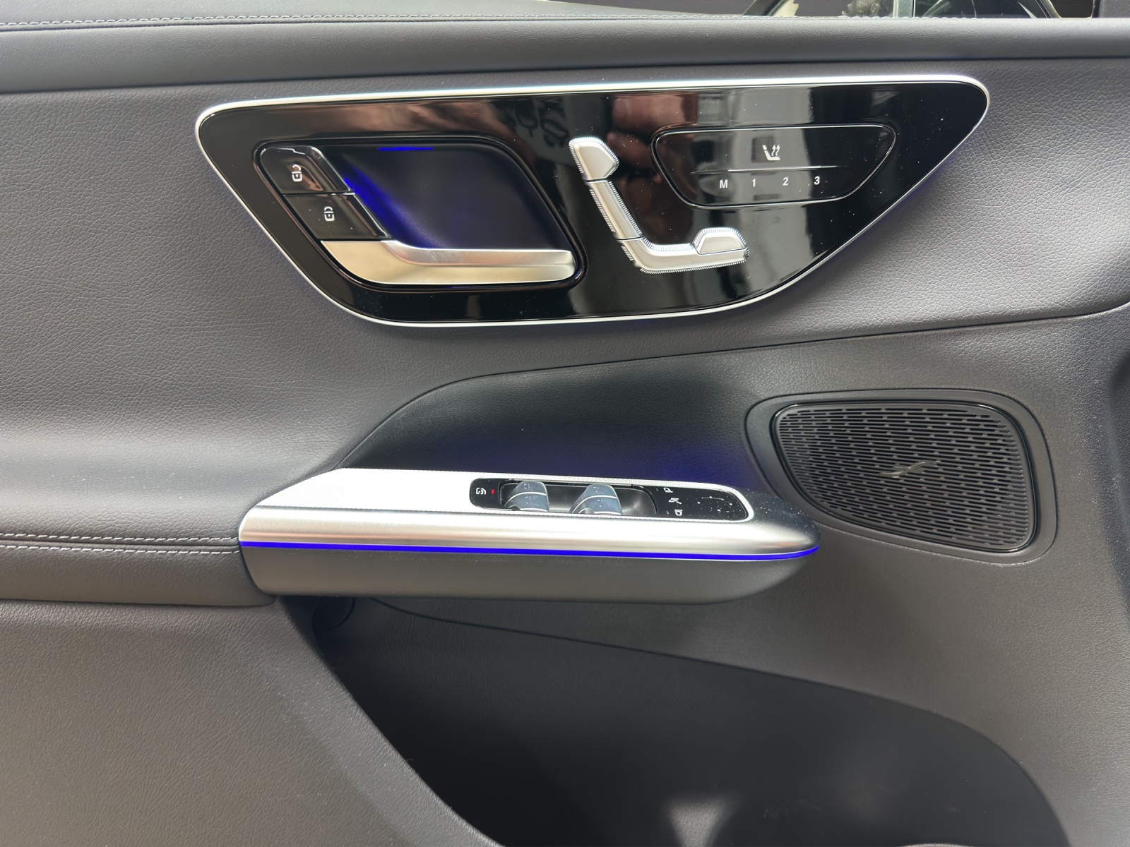 MERCEDES-BENZ GLC 400 e 4Matic EQ Star 9G-Tronic-image-12