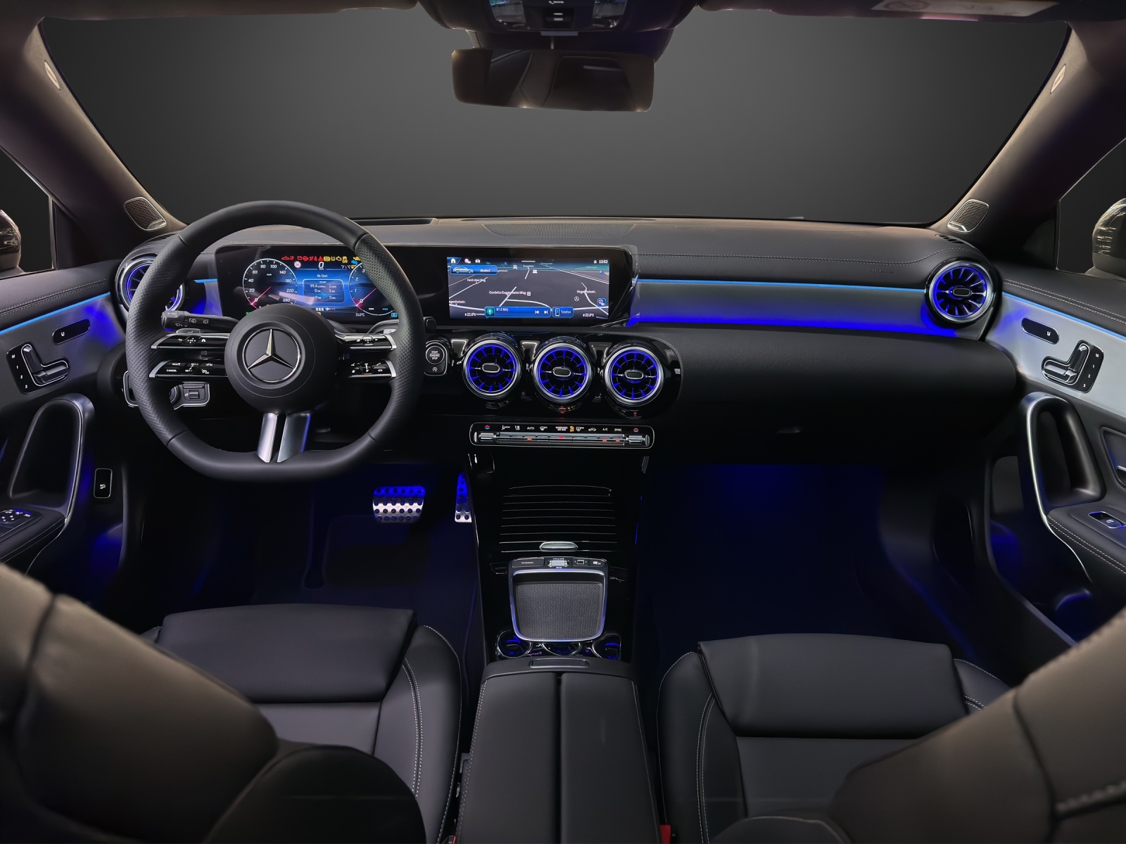 MERCEDES-BENZ CLA SB 250 8G-DCT 4M-image-4